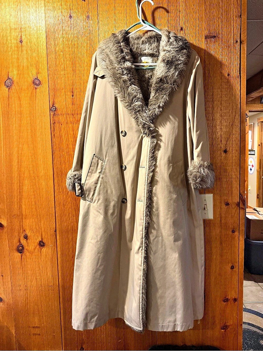 Londontown Fur Collar Trench Coat Tan Size 14 Like New